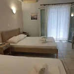 Artemis מלון אמרינתוס