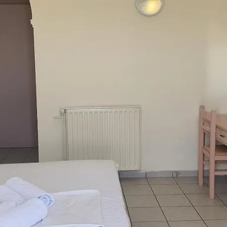 Hotel Artemis Amarynthos