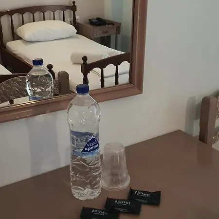 Otel Artemis Amarynthos