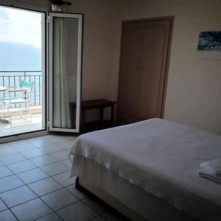 Otel Artemis 2*
