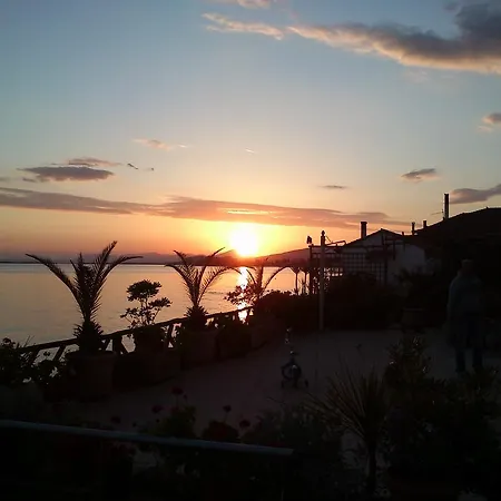 Hotel Artemis Amarynthos